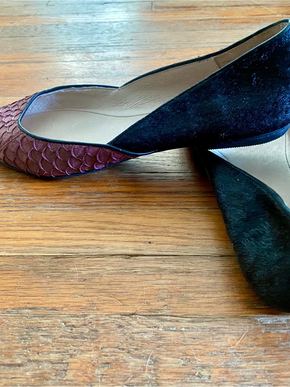 ALL BLACK Women’s Two-Tone Pointed Flats in Mauve and Black - Picture 3 of 4